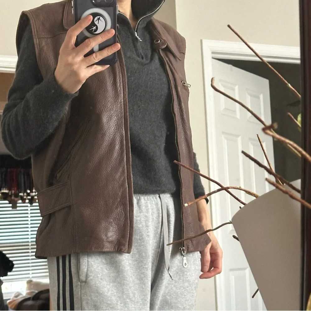 Vintage Men’s Henri Bendel Brown Leather Vest - Picture 7 of 8